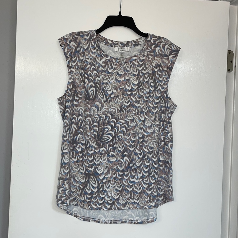 Multi color sleeveless Cupio Signature top